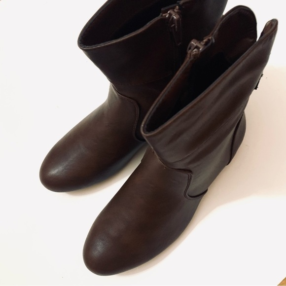ballbrand Shoes - NWT BALLBAND Women's Betty Ankle Boot, brown